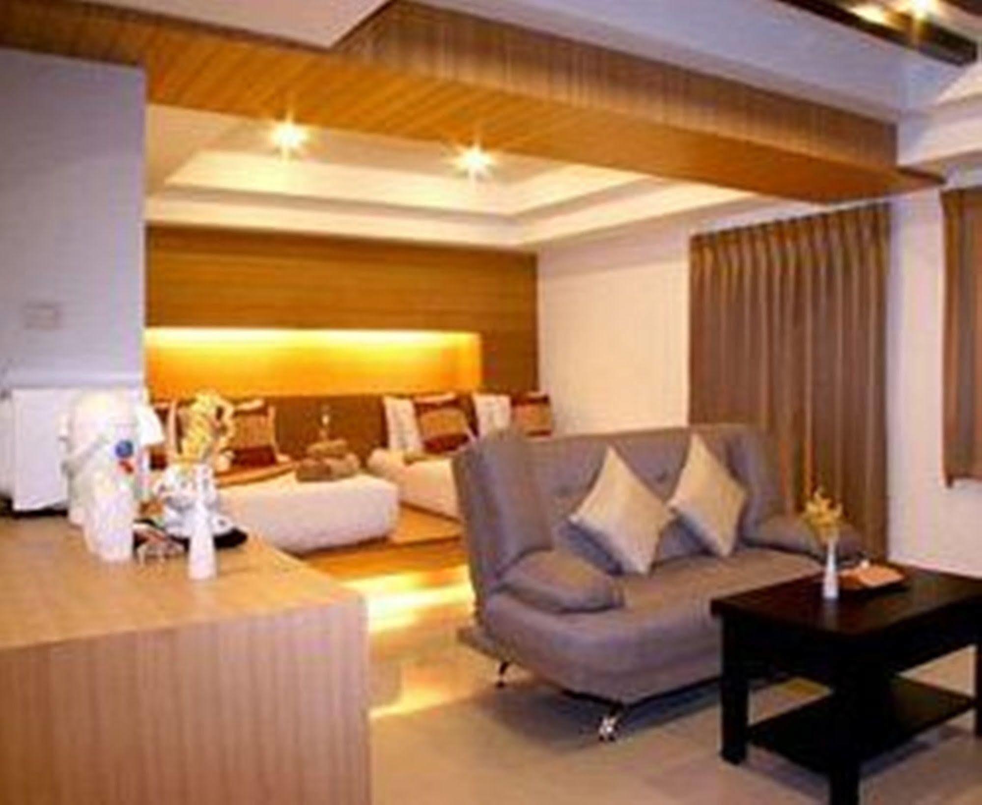 Tanawit Hotel&Spa Hua Hin Bagian luar foto